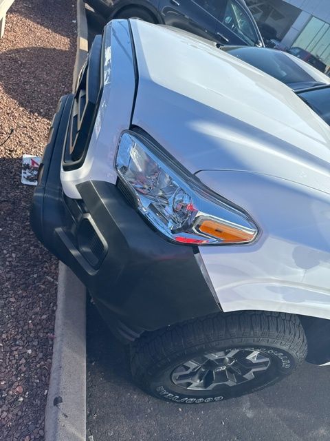 2022 Toyota Tacoma SR Access Cab photo 3