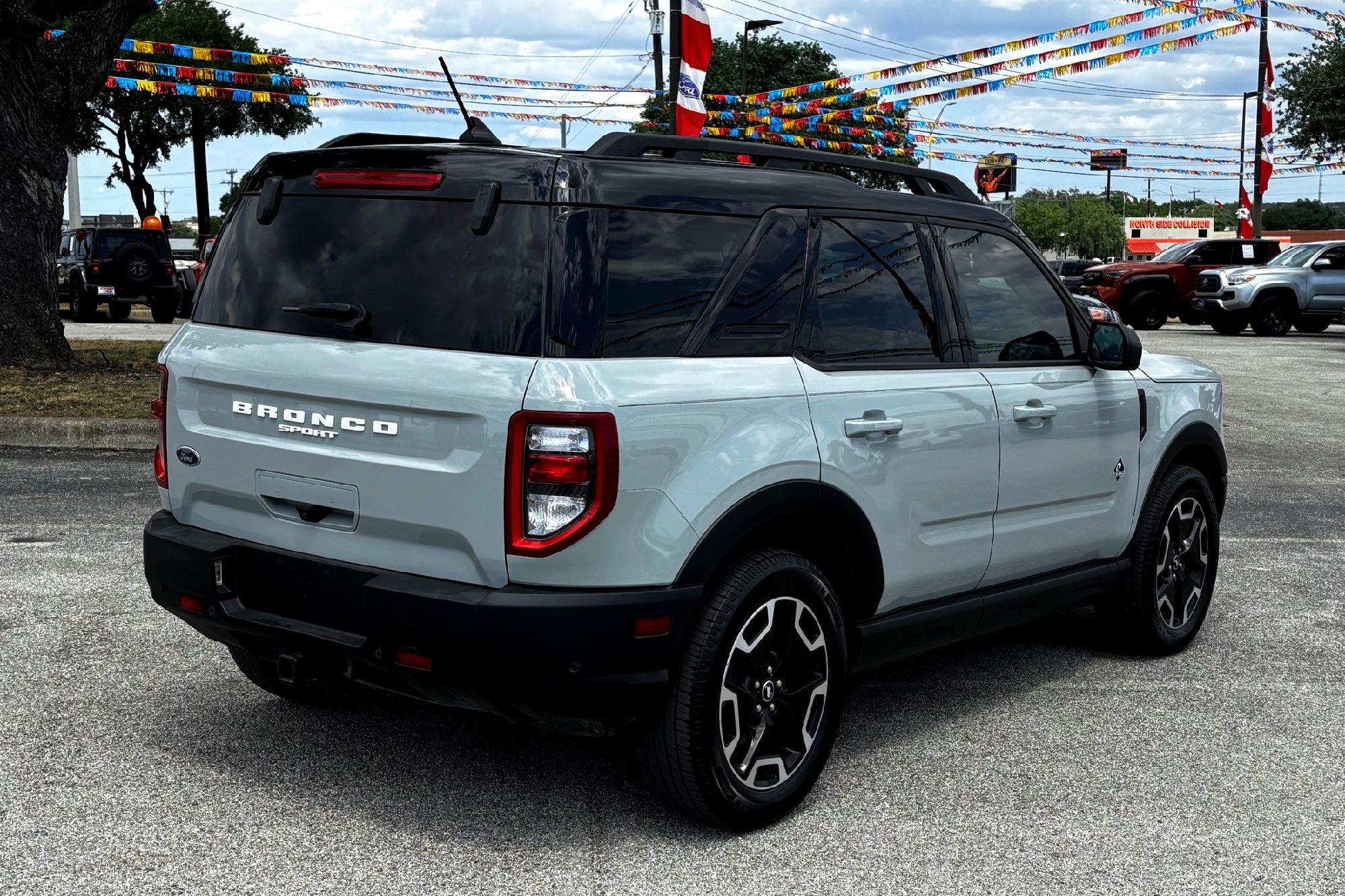 2022 Ford Bronco Sport Outer Banks photo 5