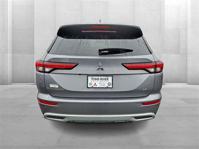2022 Mitsubishi Outlander SE photo 3