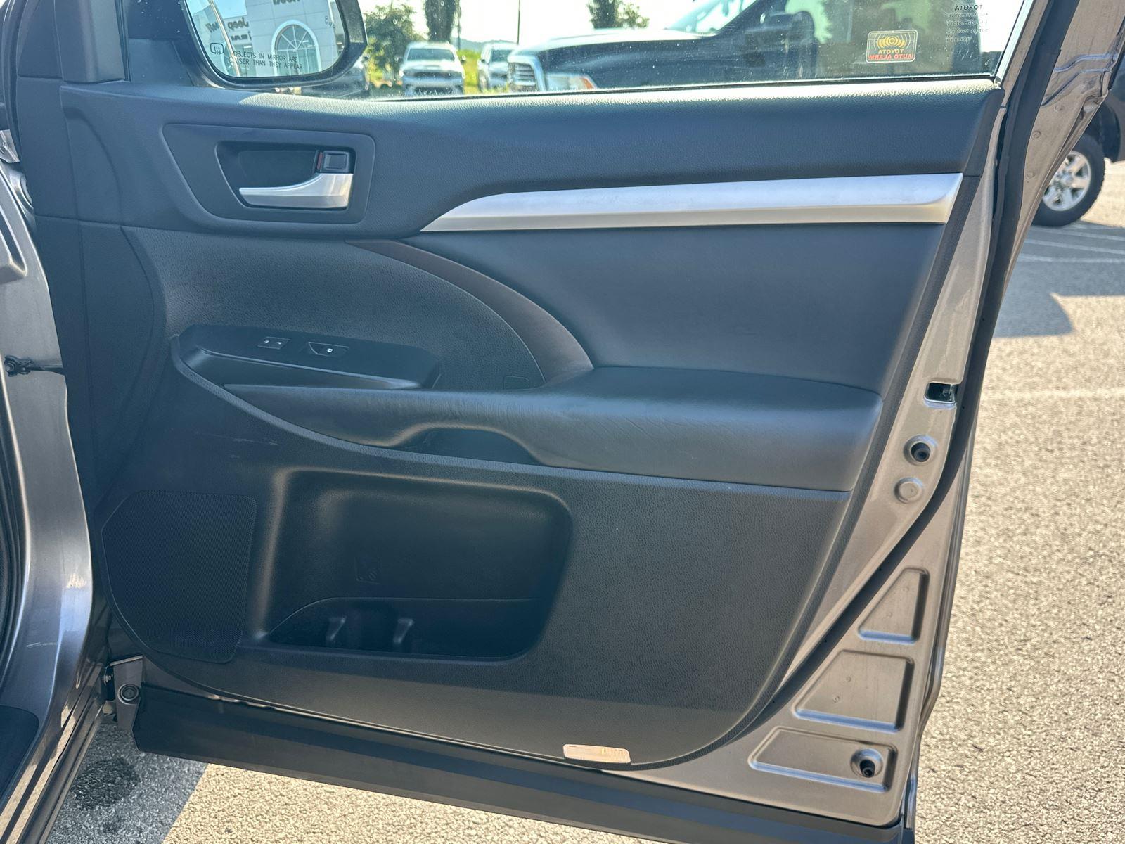2018 Toyota Highlander XLE photo 31