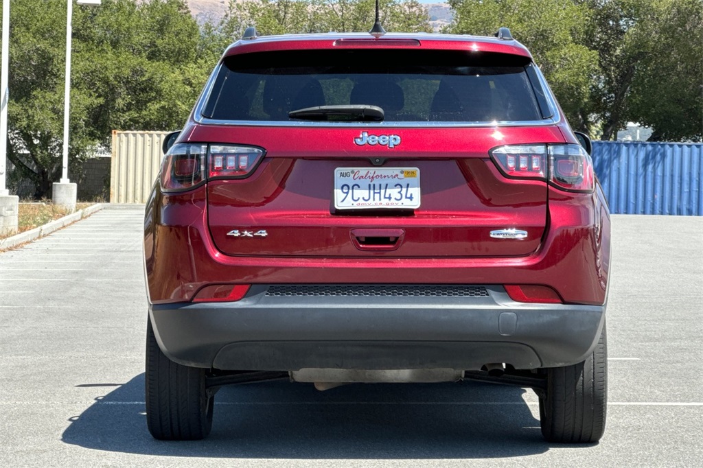 2022 Jeep Compass Latitude Lux photo 5
