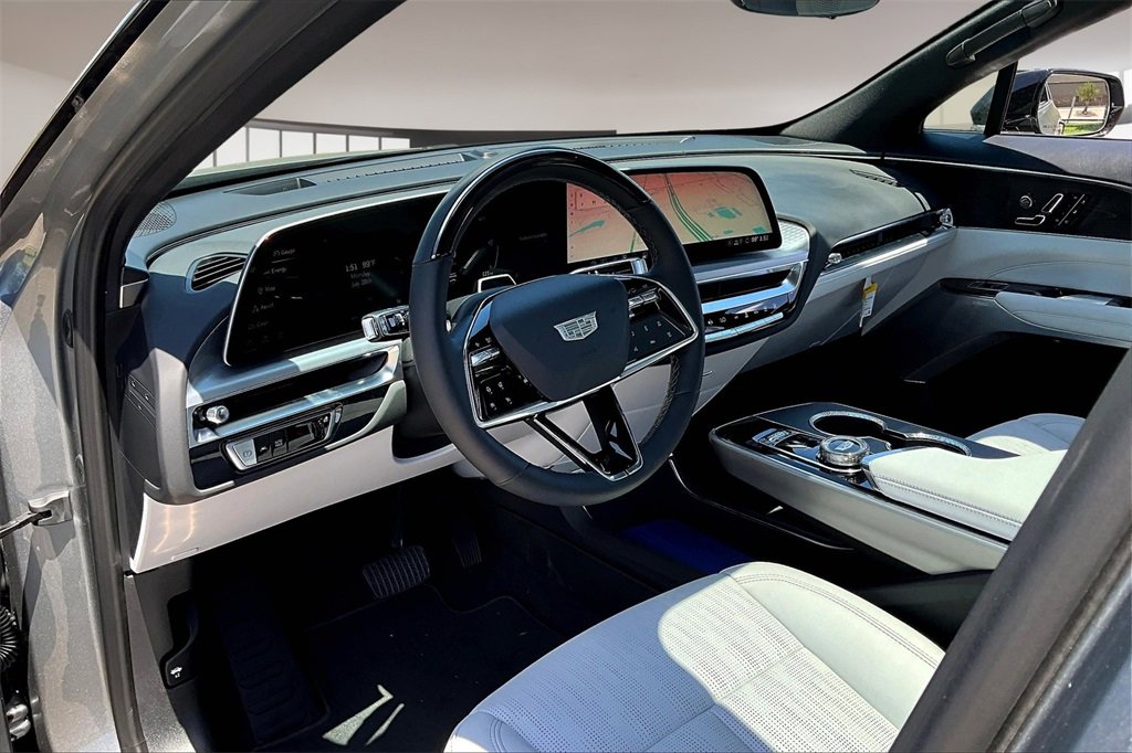 2025 Cadillac Lyriq Sport photo 5