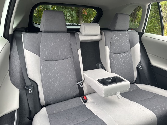2022 Toyota RAV4 XLE photo 11