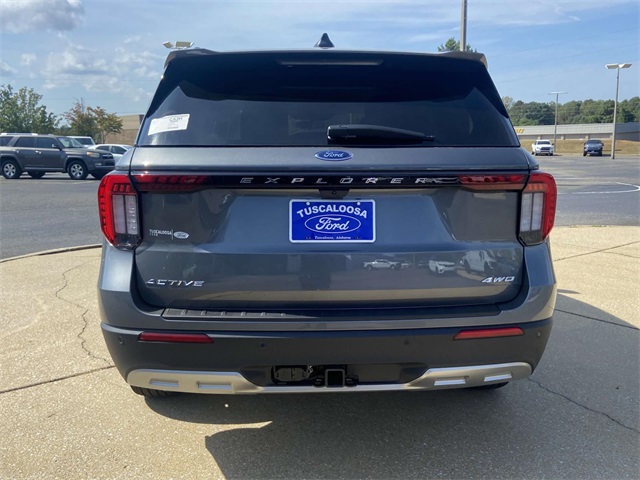 2025 Ford Explorer photo 3