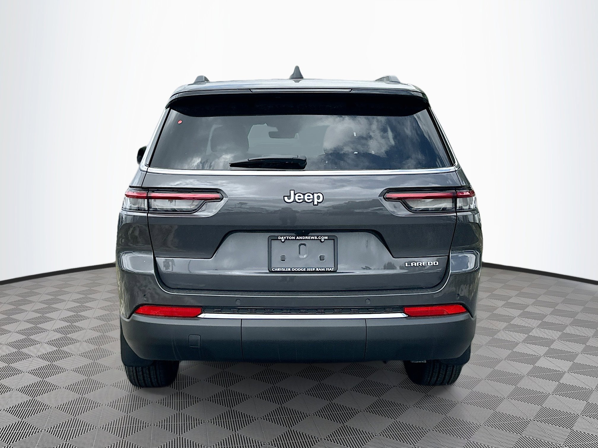 2025 Jeep Grand Cherokee Laredo X photo 3