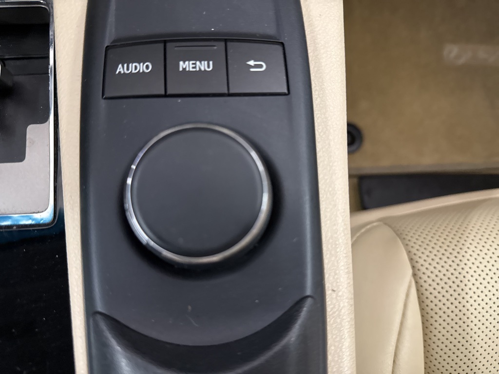 2015 Lexus ES 350 photo 18