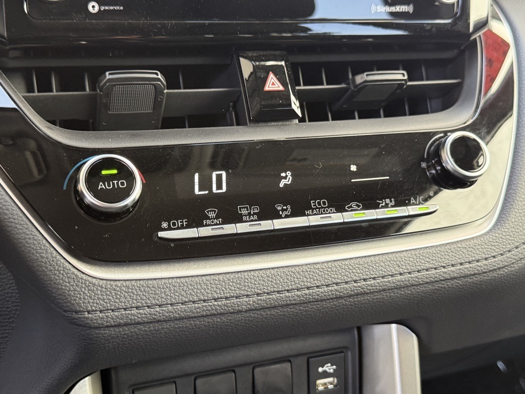 2022 Toyota Corolla Cross LE photo 21