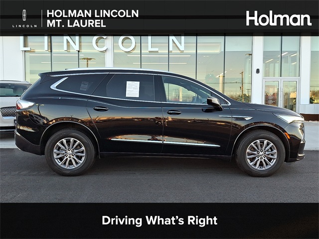 2023 Buick Enclave Essence's photo