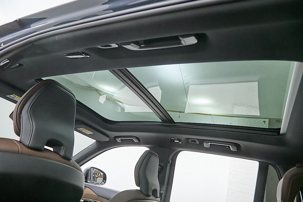 2023 VOLVO XC90 - Image 27