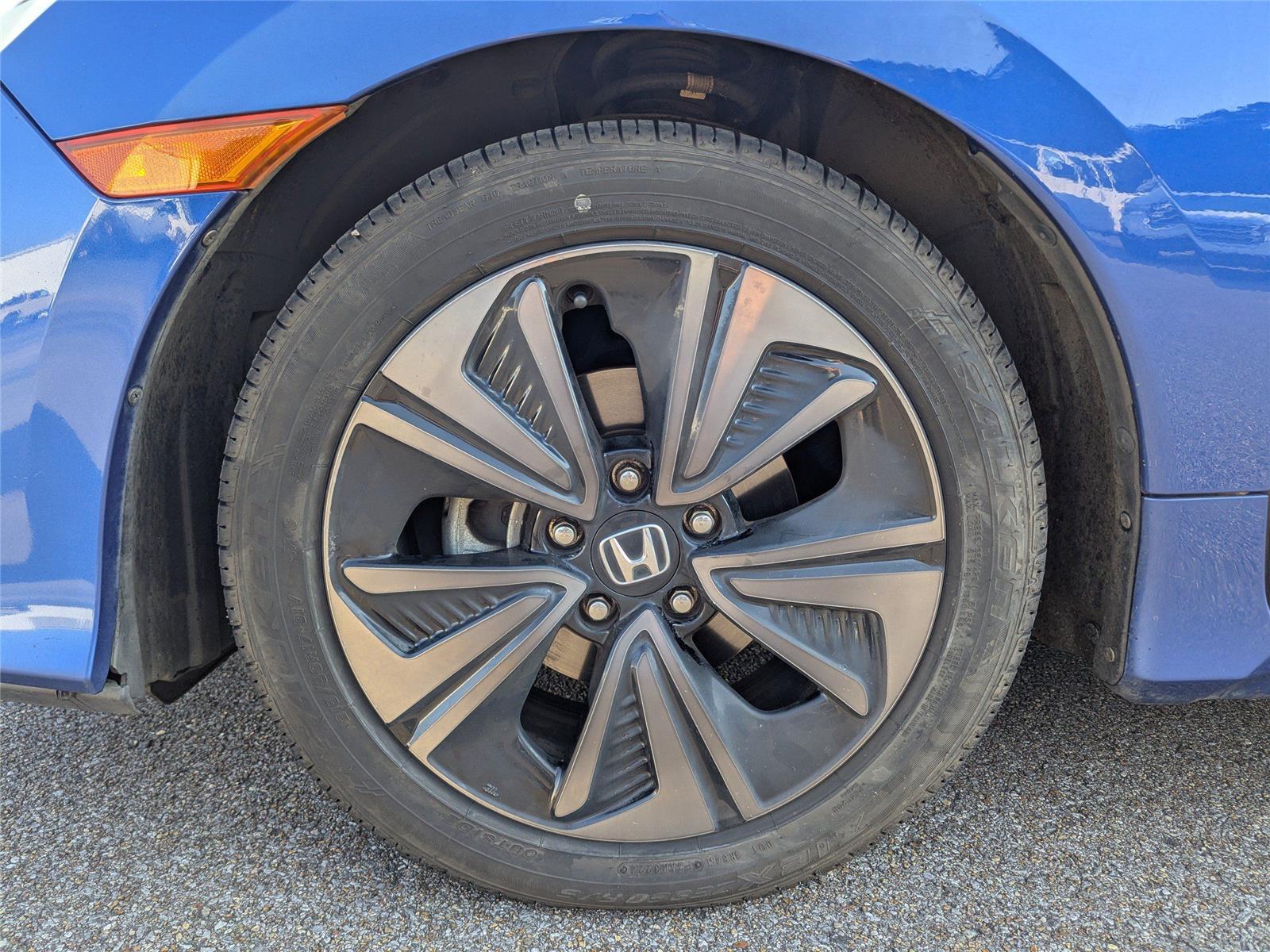 2017 Honda Civic Hatchback EX photo 10
