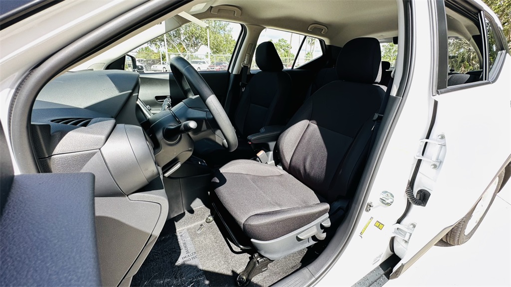 2025 Nissan Kicks Play S photo 22