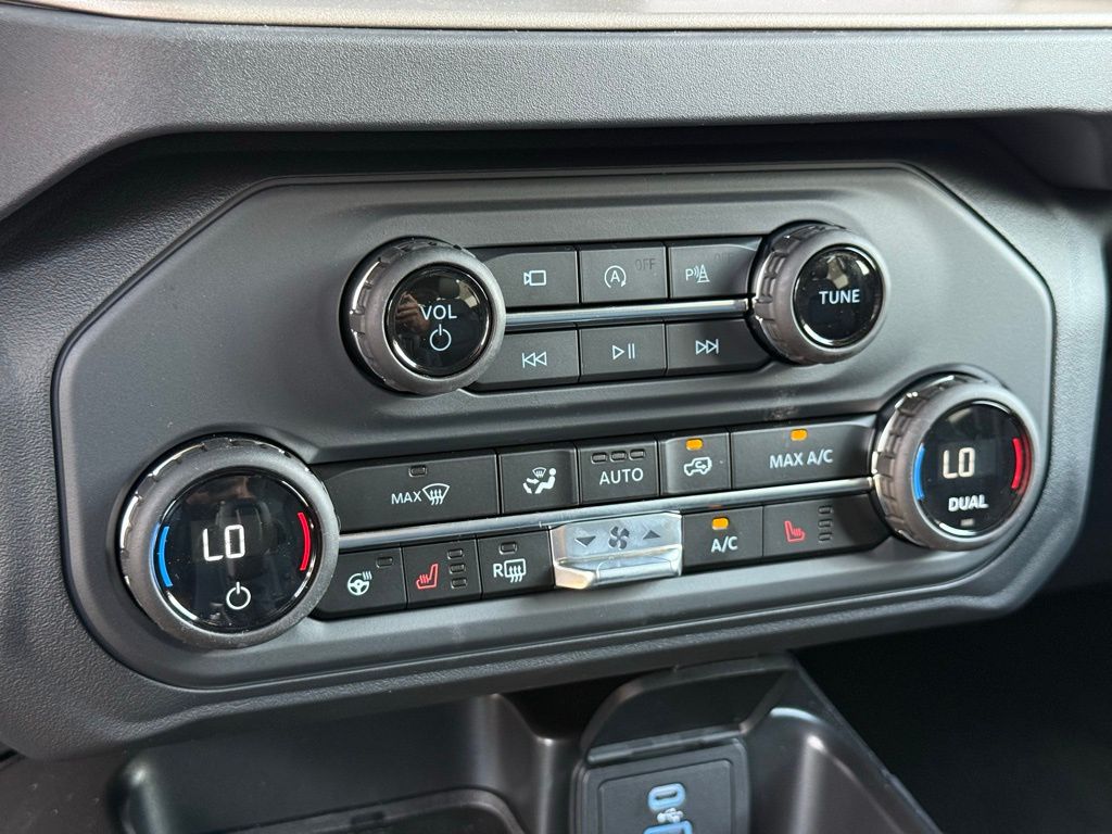 2025 Ford Bronco Outer Banks photo 11