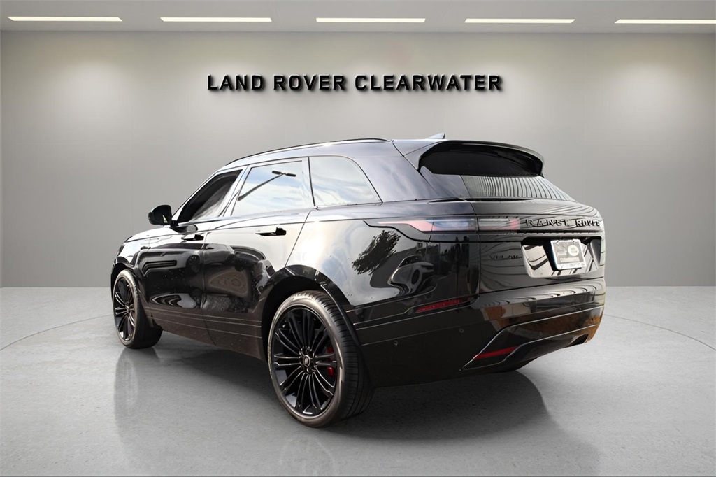 2025 Land Rover Range Rover SE photo 3