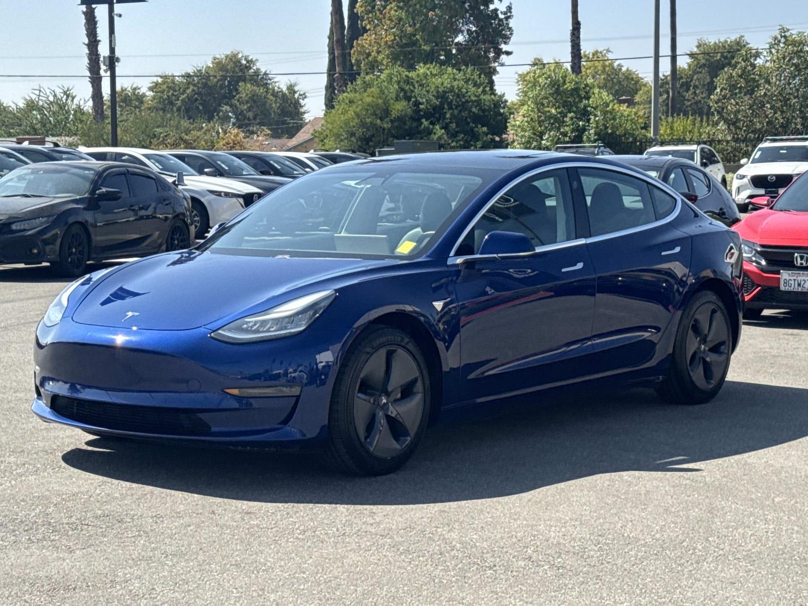 2020 Tesla Model 3 Standard Range Plus photo 3
