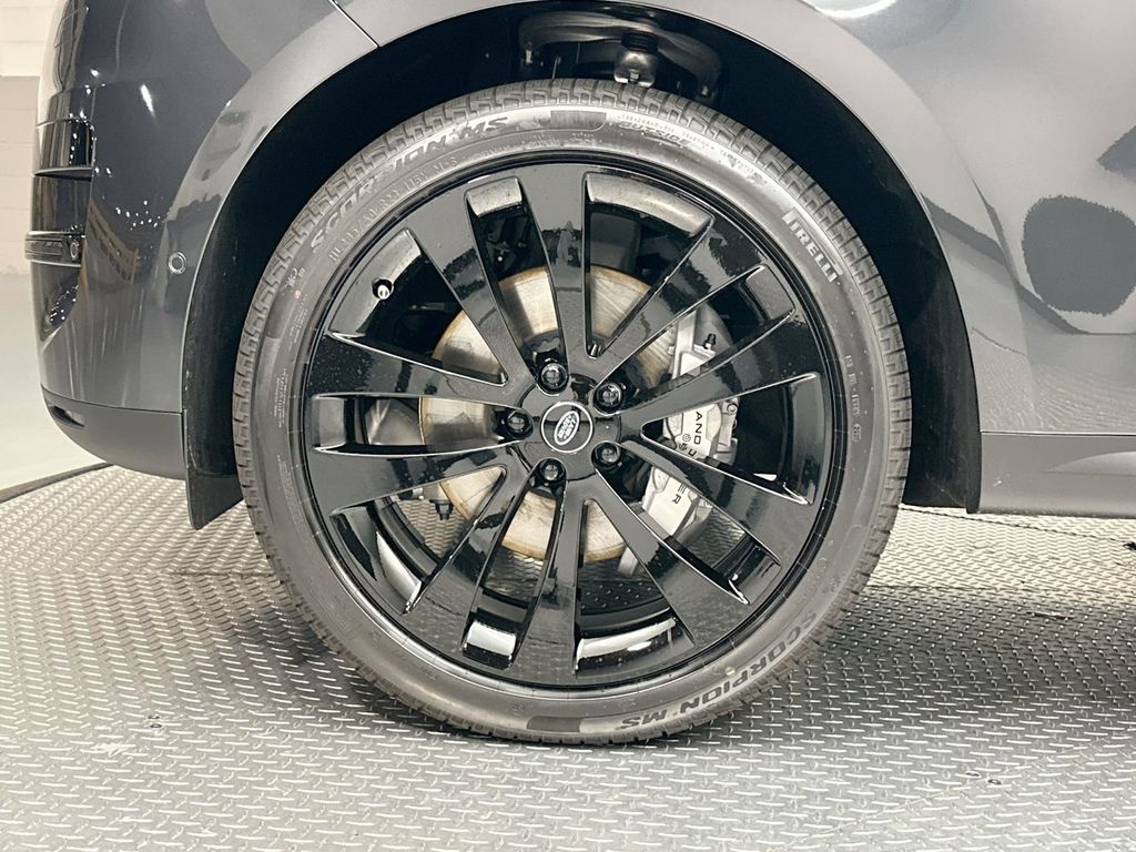 2025 Land Rover Range Rover Sport SE photo 4