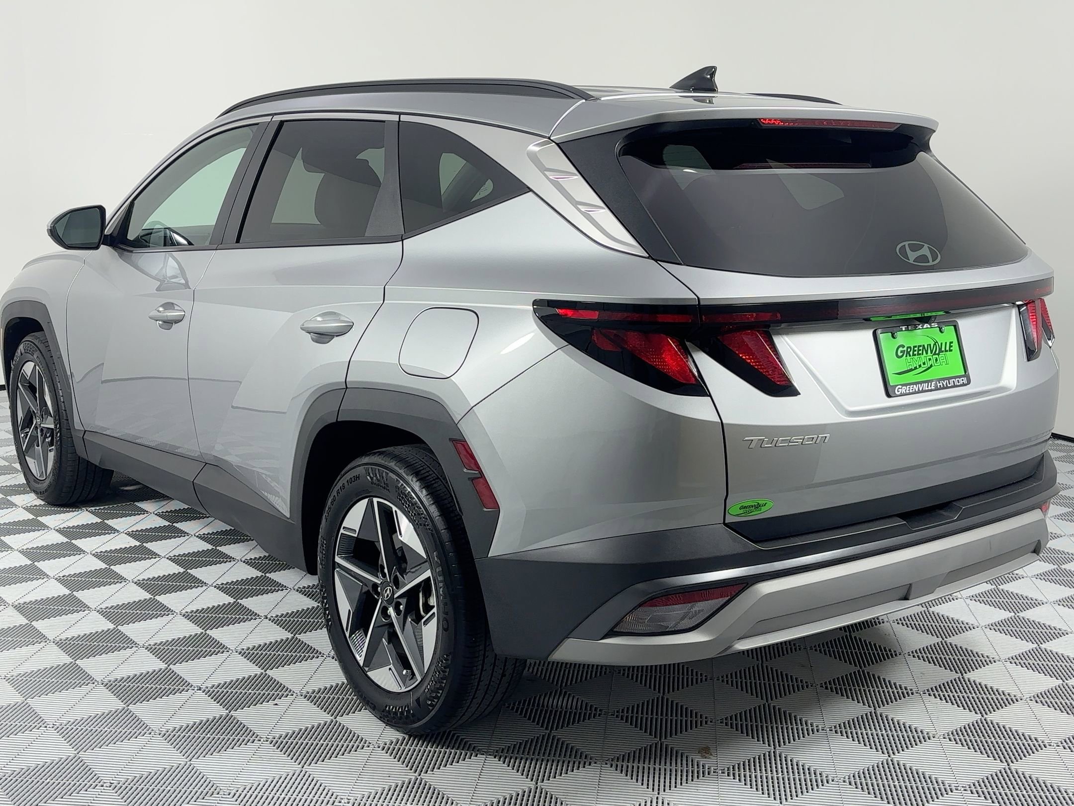 2025 Hyundai Tucson SEL photo 2