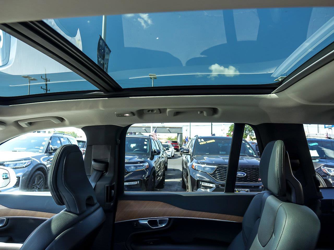 2024 VOLVO XC90 - Image 15