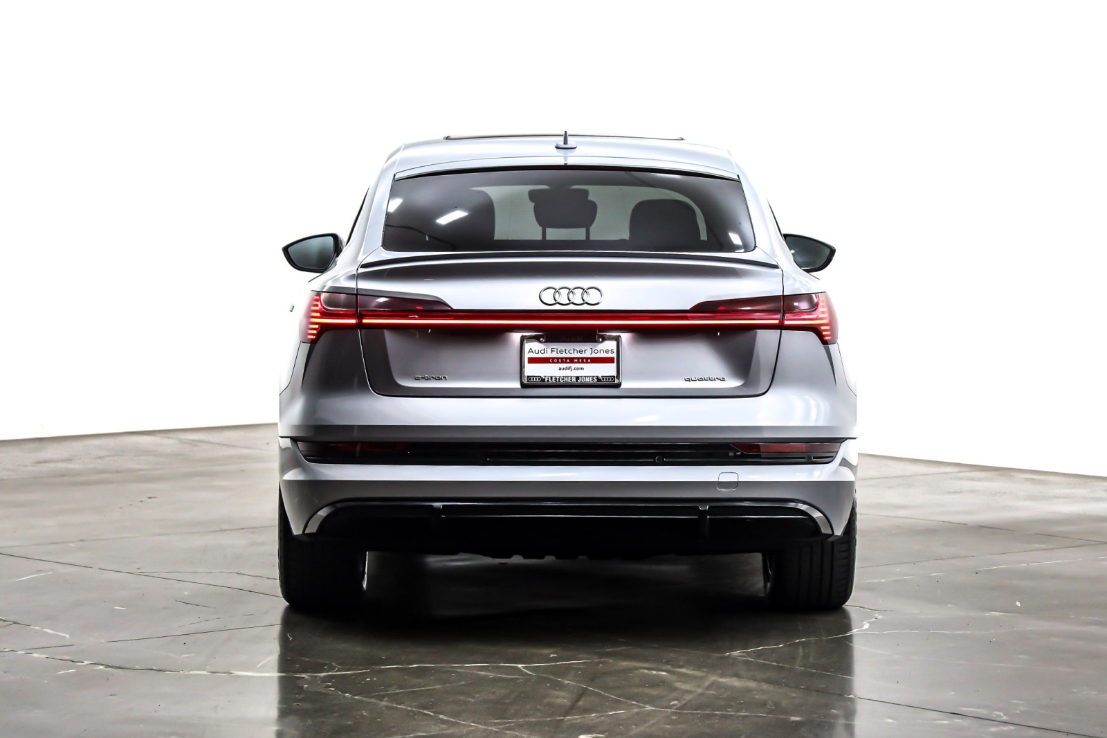 2022 Audi e-tron Sportback S line Premium photo 2