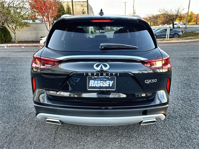 2025 Infiniti QX50 Luxe photo 2