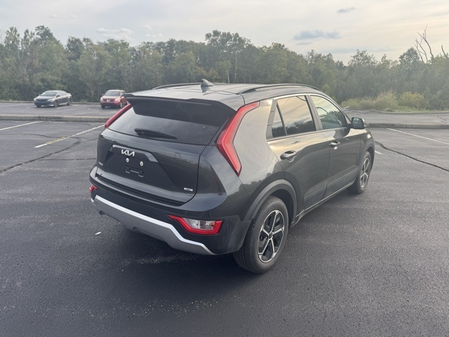 2025 Kia Niro EX photo 3