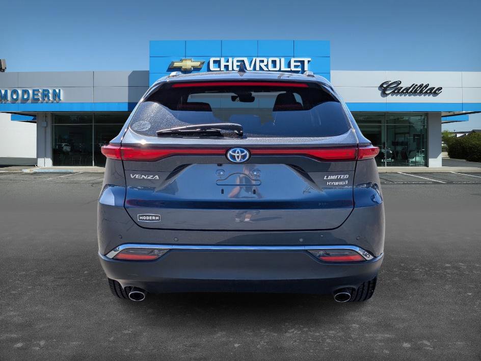 2021 Toyota Venza LE photo 3