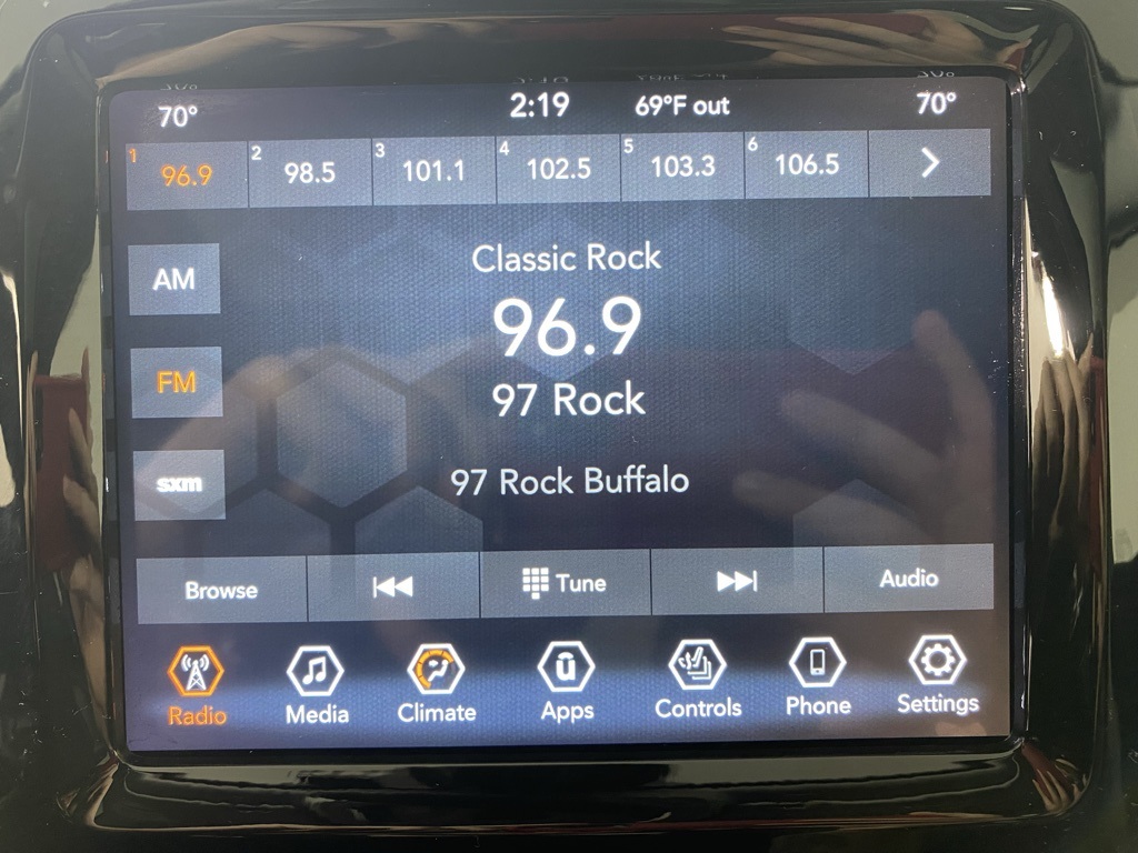 2021 Jeep Cherokee Limited photo 2