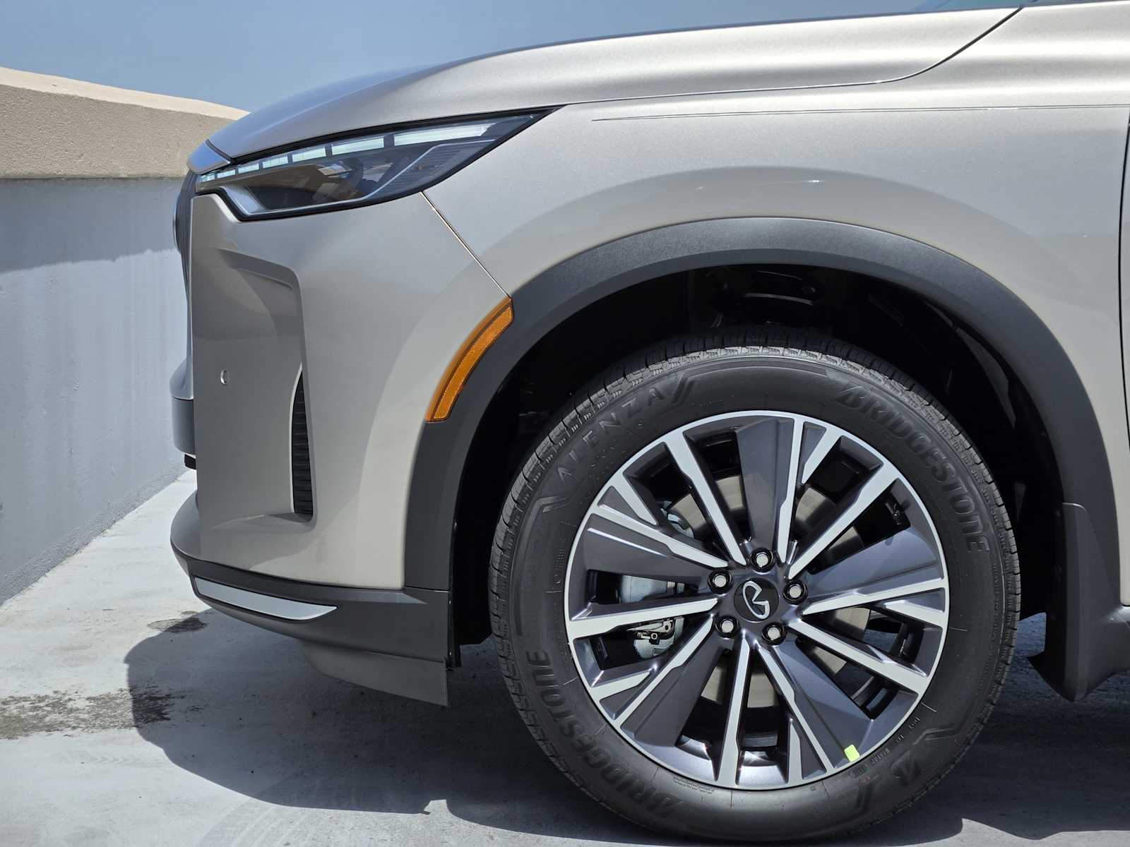 2026 Infiniti QX60 Luxe photo 5