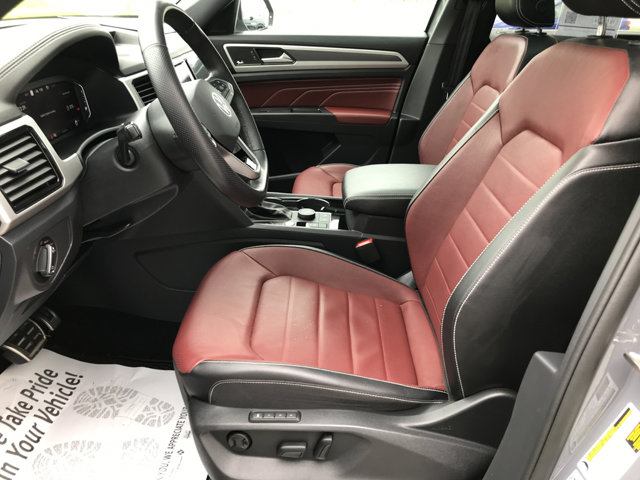 2022 Volkswagen Atlas Cross Sport V6 SEL Premium R-Line photo 26