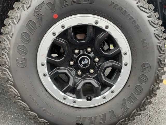 2024 Ford Bronco Outer Banks photo 30