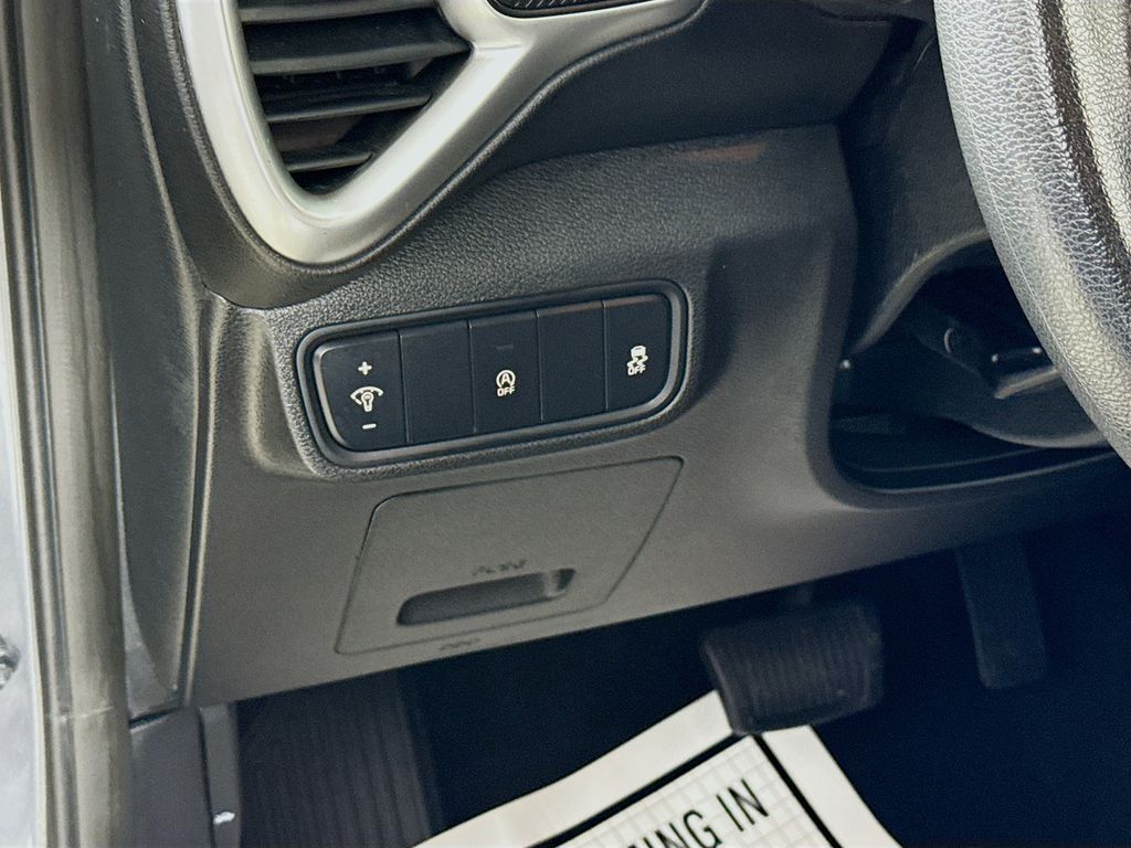2021 Kia Soul LX photo 12