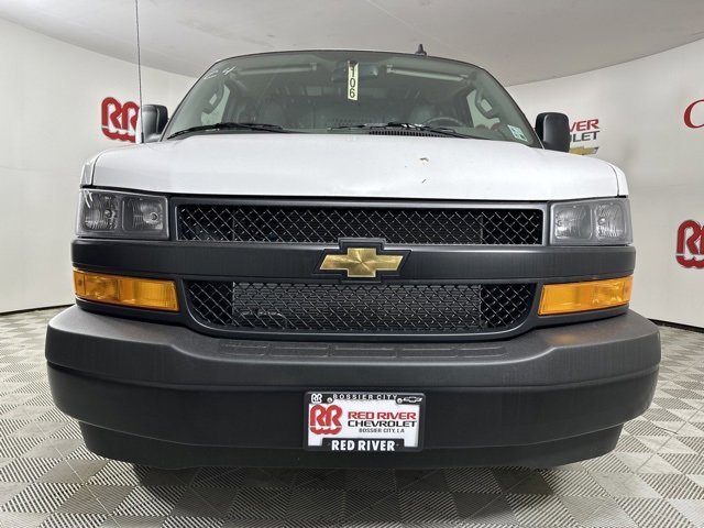 2025 Chevrolet Express Cargo 2500 photo 2