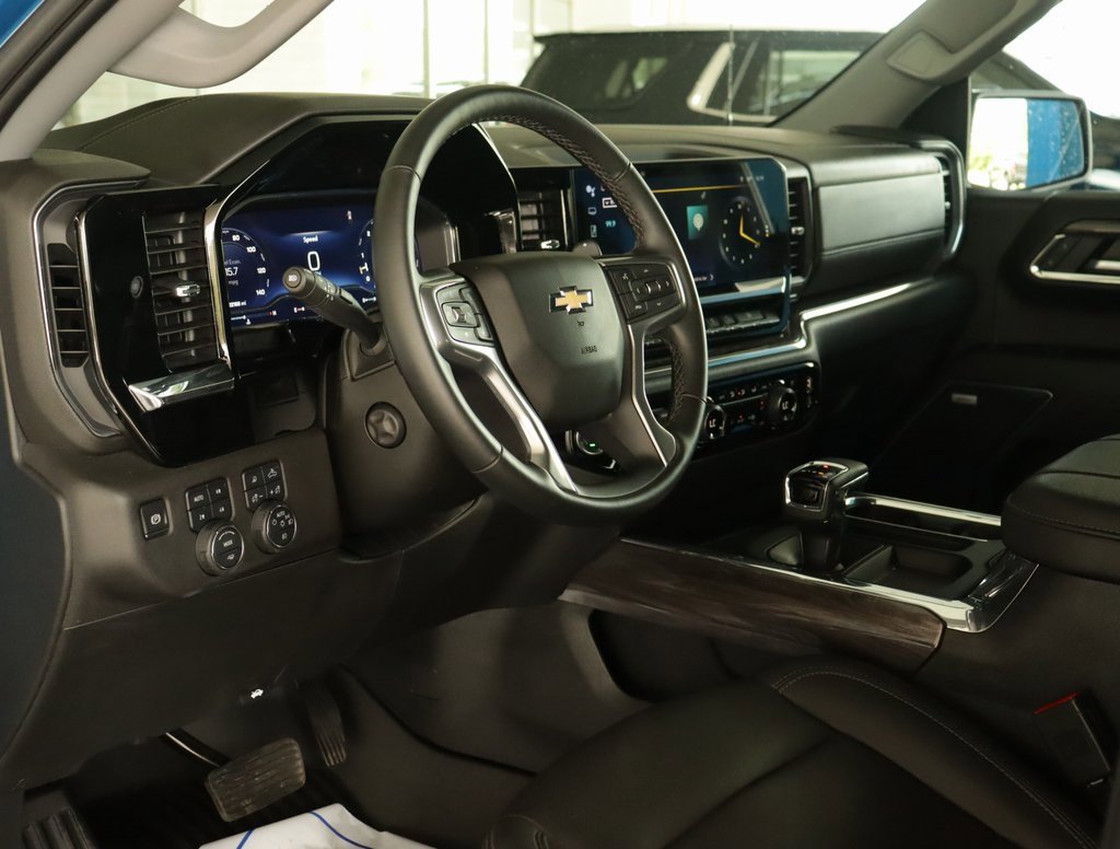2024 Chevrolet Silverado 1500 LTZ photo 9