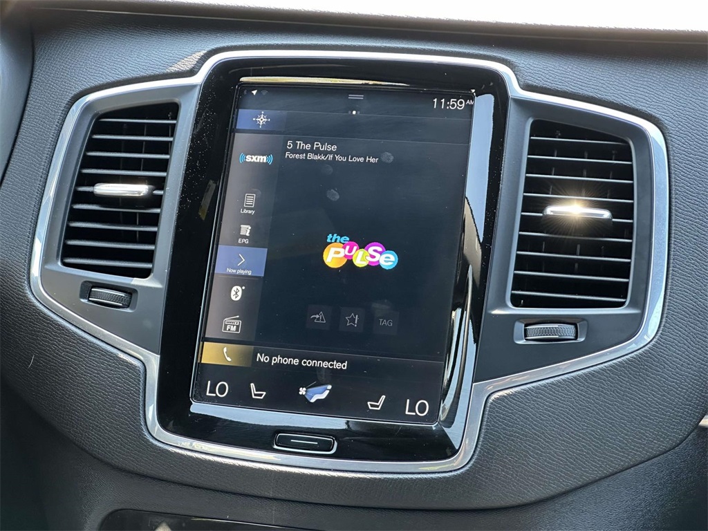 2019 Volvo XC90 T6 Momentum photo 3