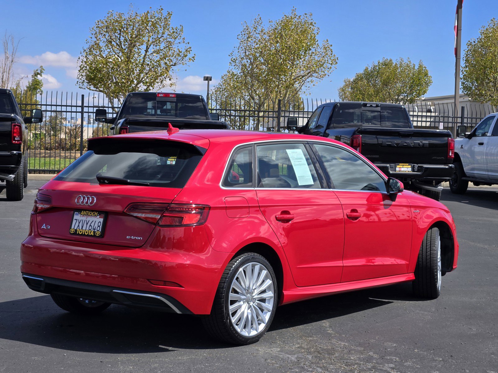 2017 Audi A3 E-tron Prestige photo 2