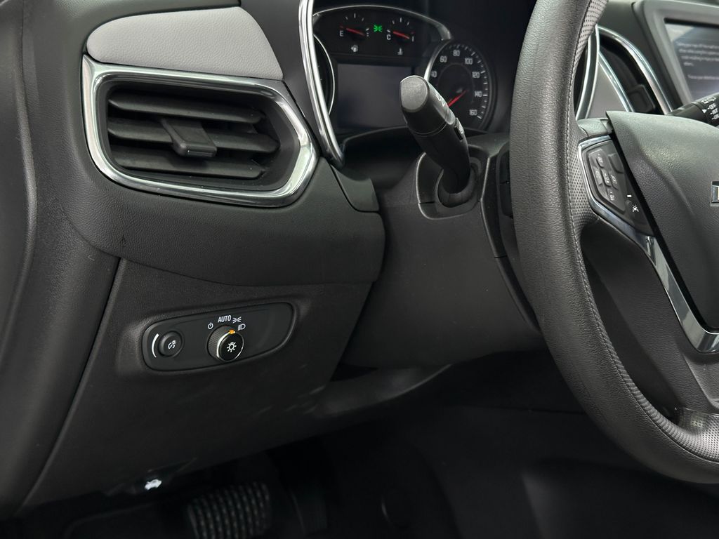 2022 Chevrolet Equinox LS photo 21