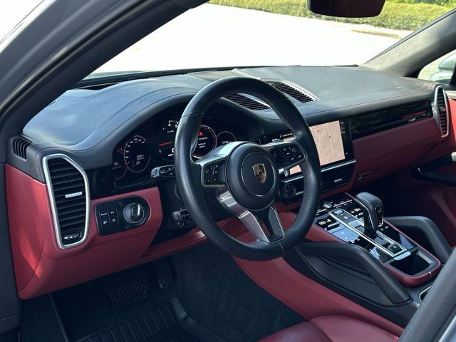2023 Porsche Cayenne Coupe Base photo 4