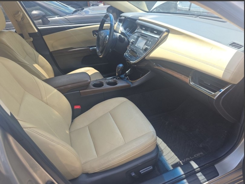 2014 Toyota Avalon XLE photo 27