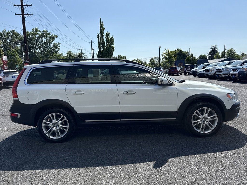 2016 Volvo XC70 T5 Drive-E Premier photo 4