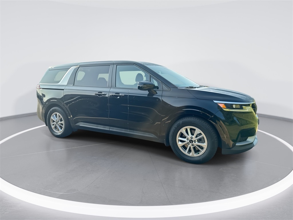 2023 Kia Carnival LX photo 9
