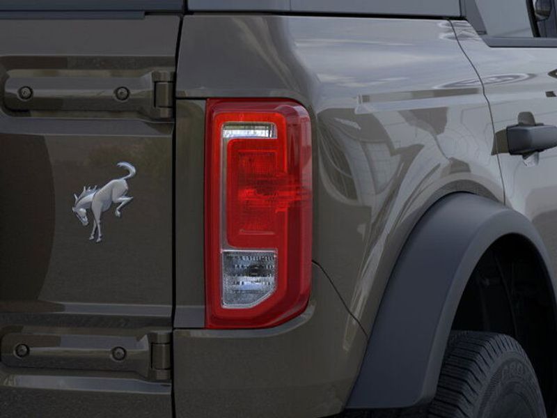 2025 Ford Bronco Base photo 21