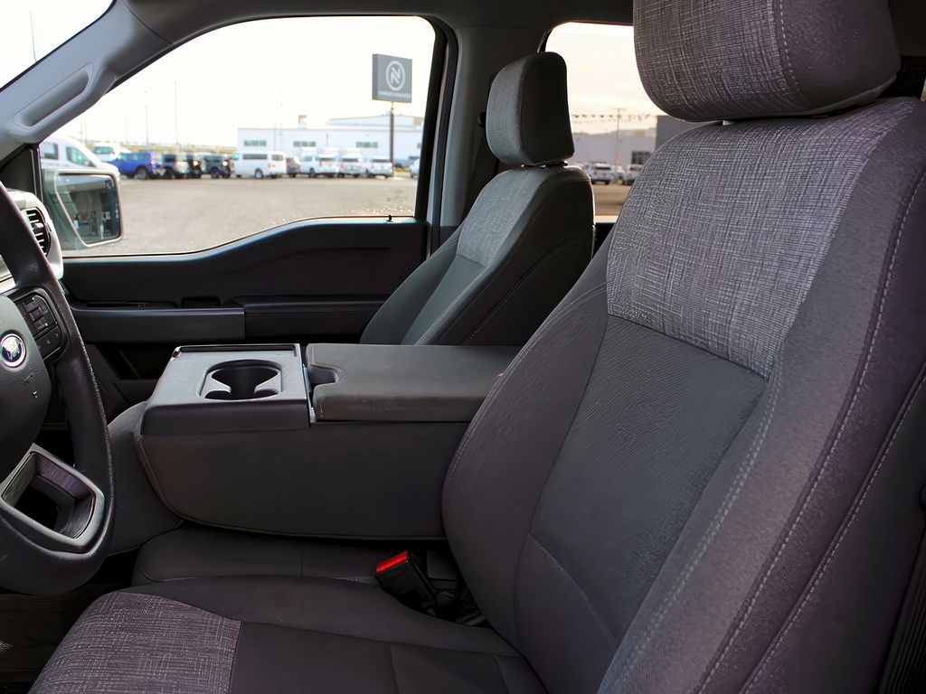 2023 Ford F-150 XLT photo 12
