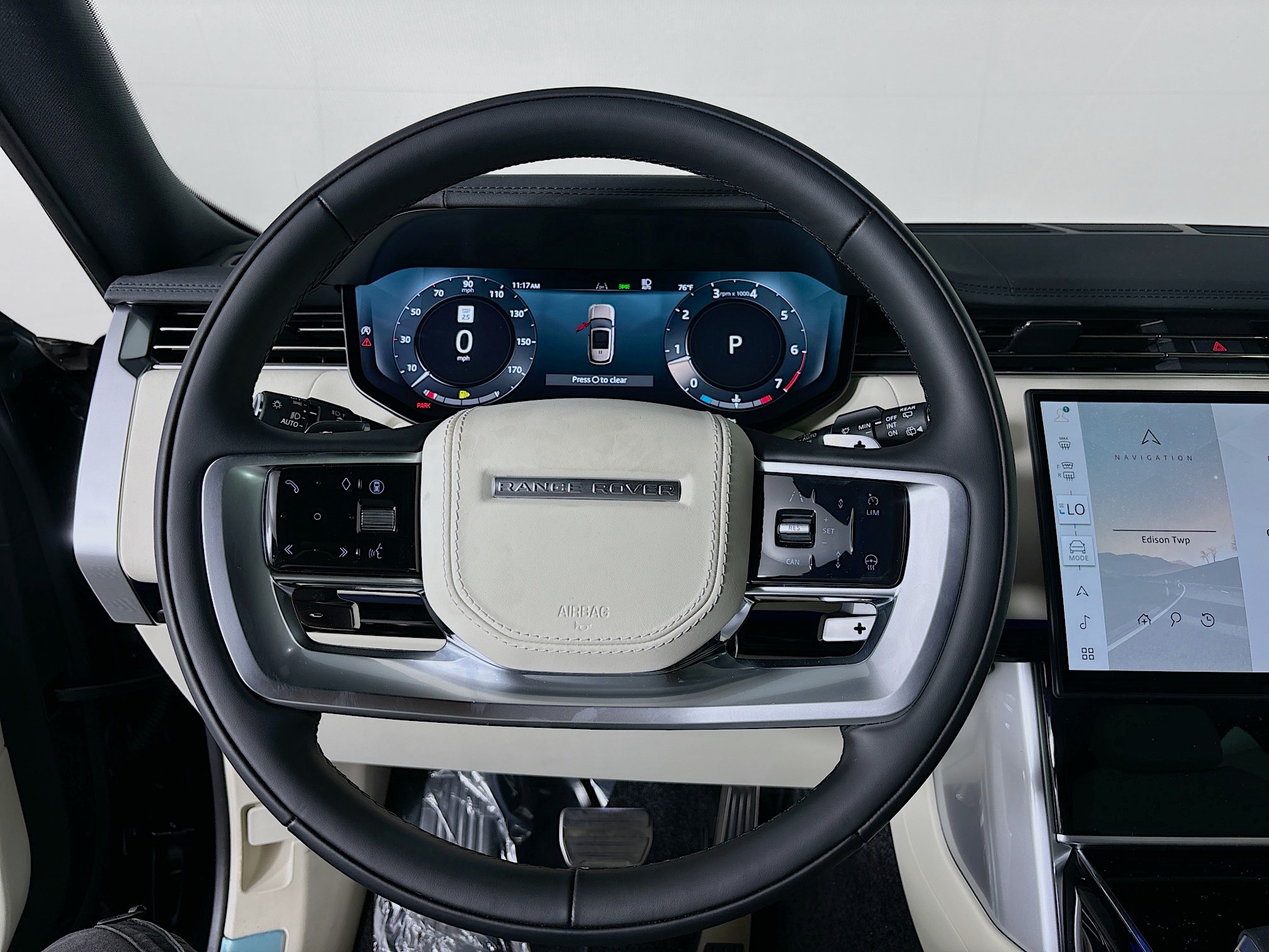 2025 Land Rover Range Rover SE photo 12
