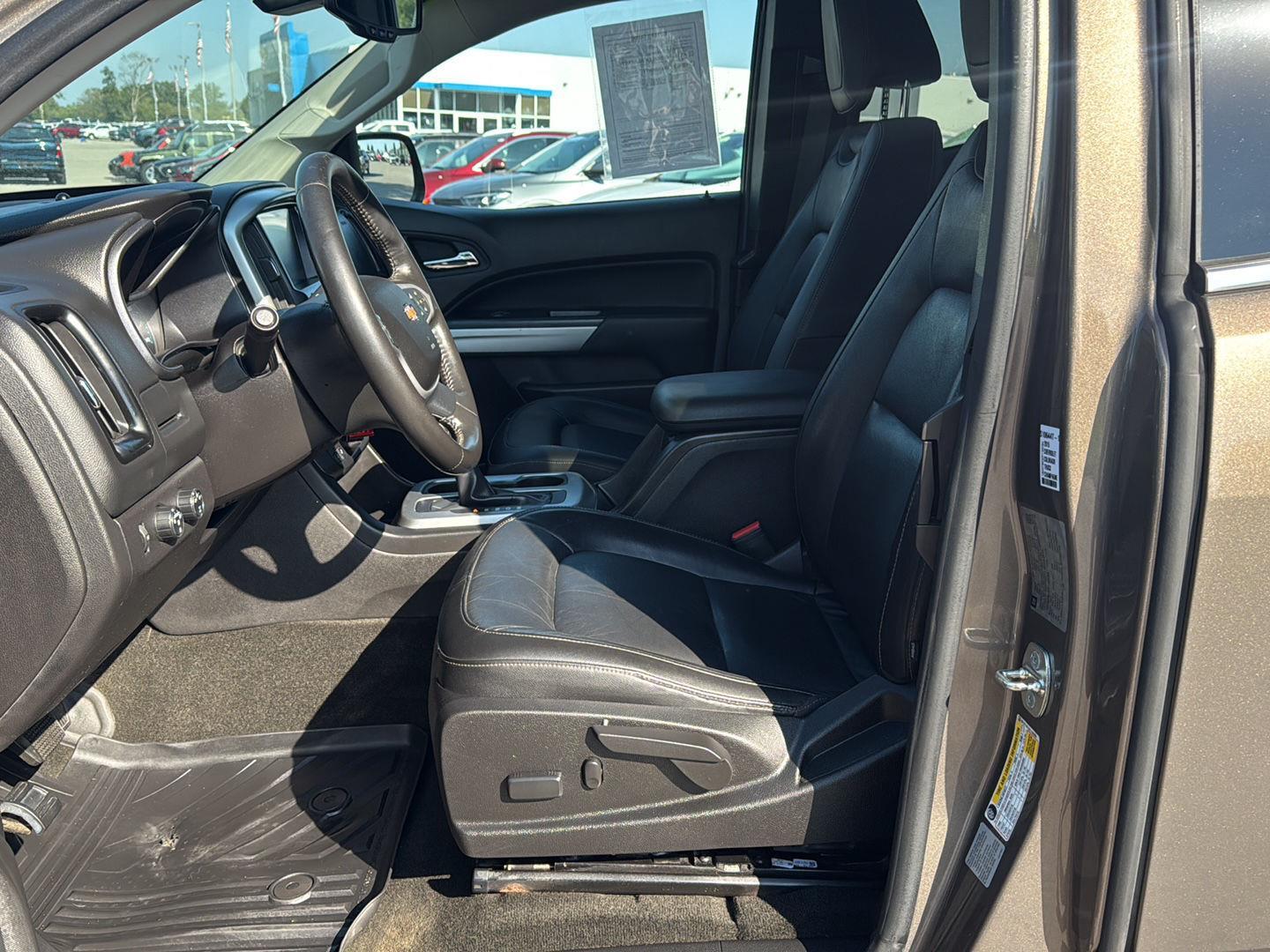 2015 Chevrolet Colorado LT photo 9