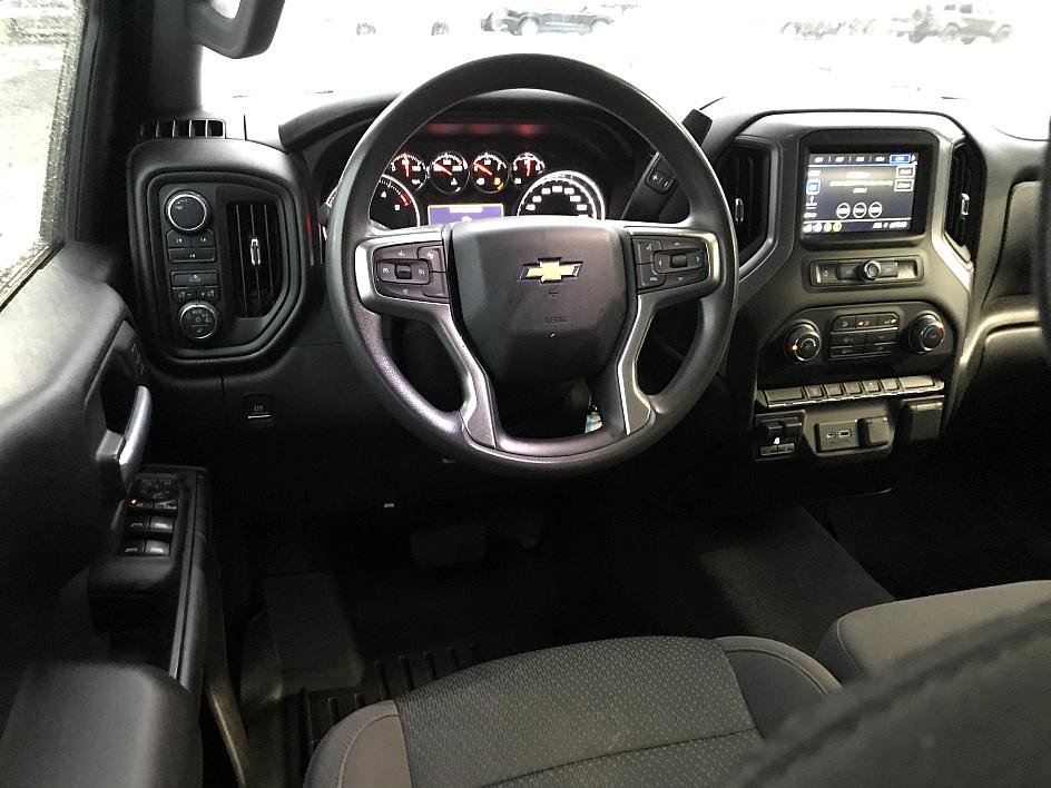 2022 Chevrolet Silverado 2500HD Custom photo 11