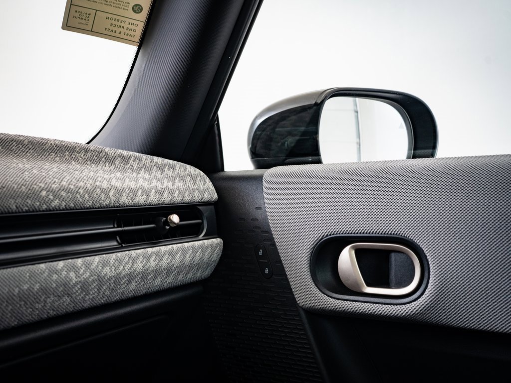 2025 Mini Cooper Signature photo 30