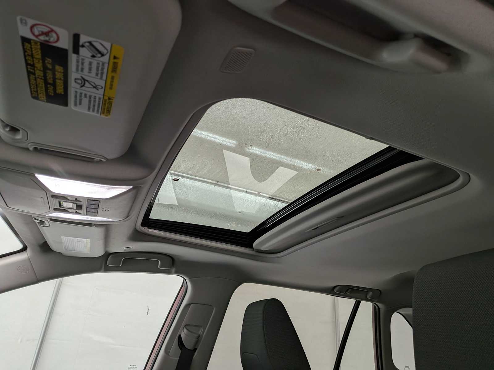 2024 Toyota RAV4 XLE photo 19