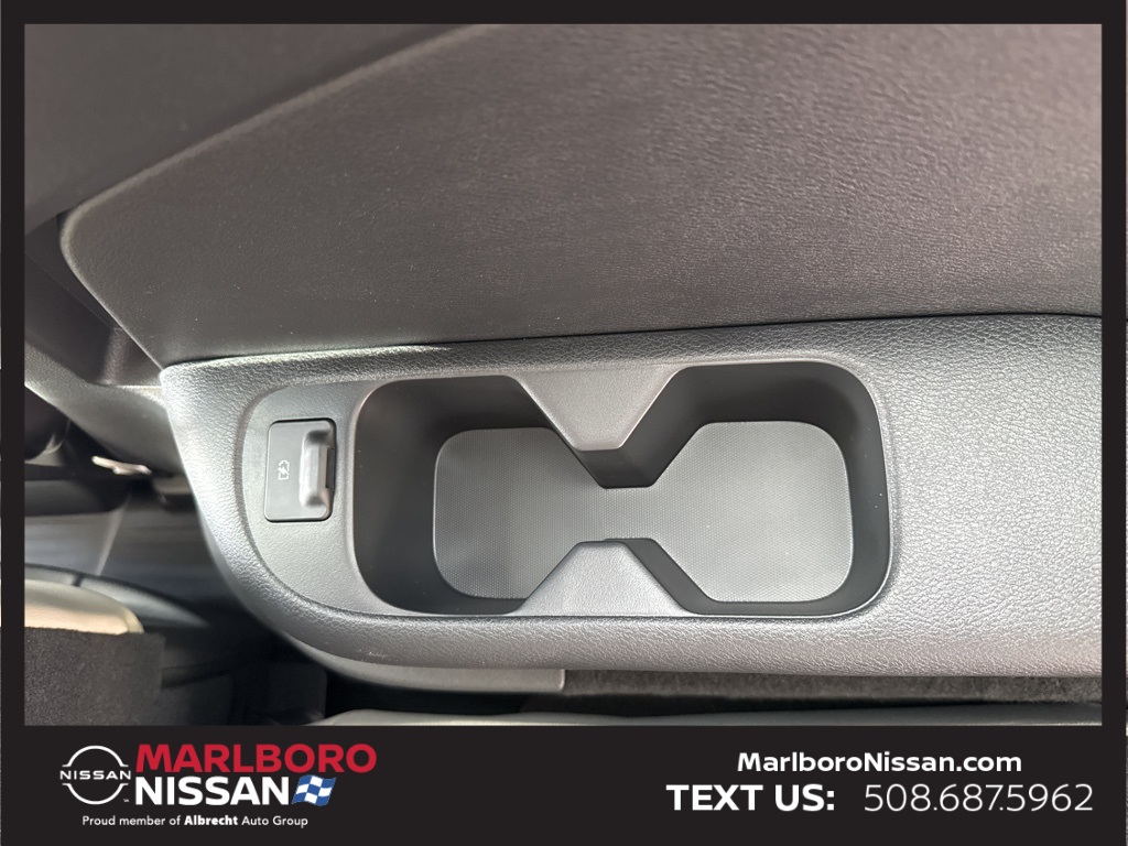 2025 Nissan Pathfinder SL photo 14