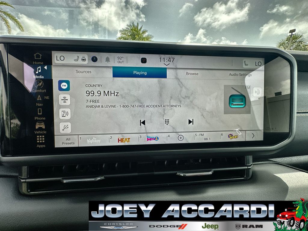 2025 Jeep Wrangler Sahara photo 16