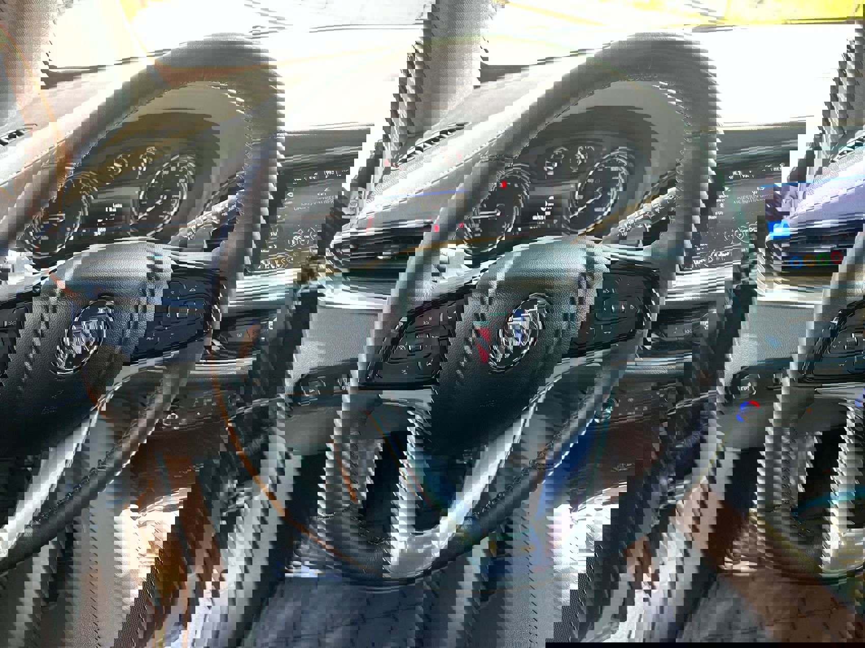2024 Buick Enclave Essence photo 13