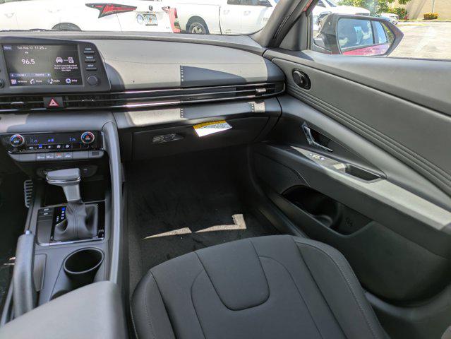 2025 Hyundai Elantra SEL Sport photo 16